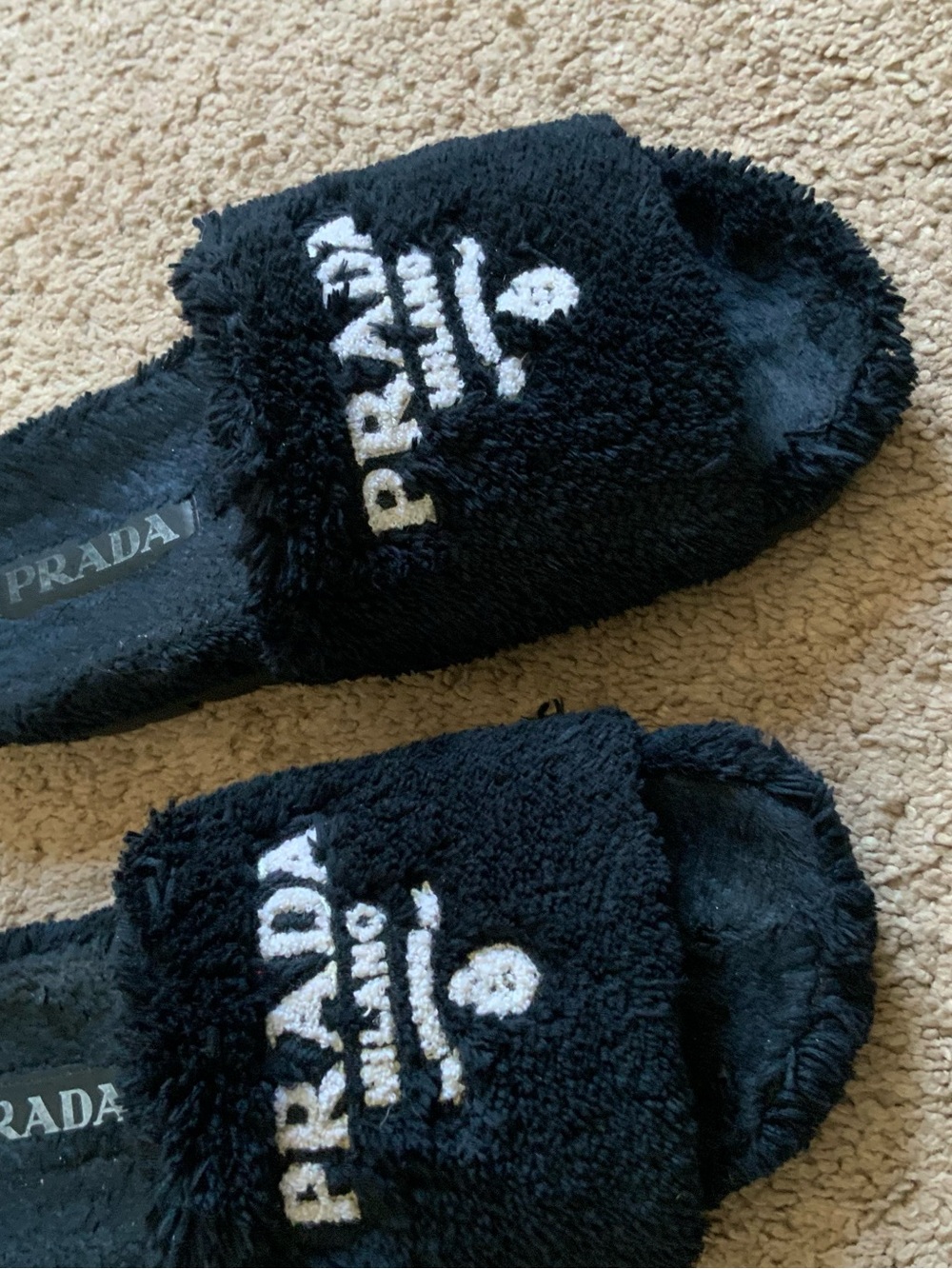 Prada Women’s Black Logo Shearling Embroidered Logo Slides Slippers Size 38 - Picture 7 of 10